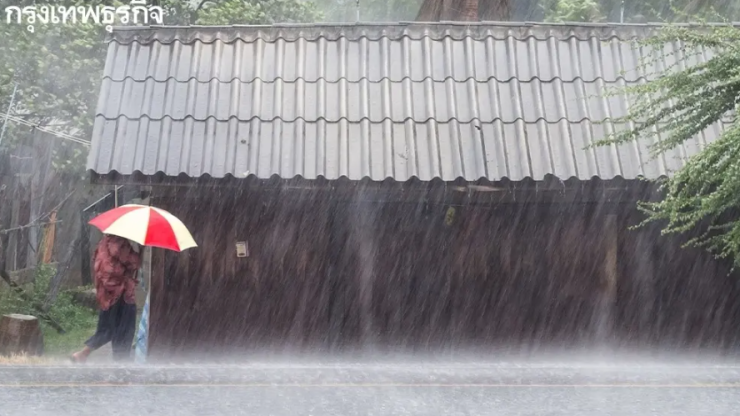 เตือนภัย! 33 จังหวัดฝนถล่มหนักเสี่ยงน้ำท่วม-ดินถล่ม กทม.ฝนฟ้าคะนอง 60%